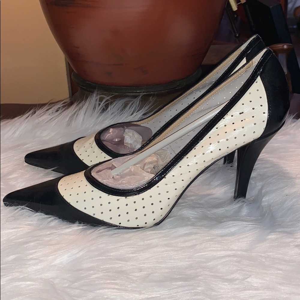 Anne Klein Pointed Toe Heel